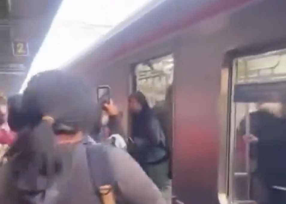 Dua Ponsel Terbakar di Rawa Buntu, Perjalanan KRL Rangkasbitung-Tanah Abang Tertahan 7 Menit