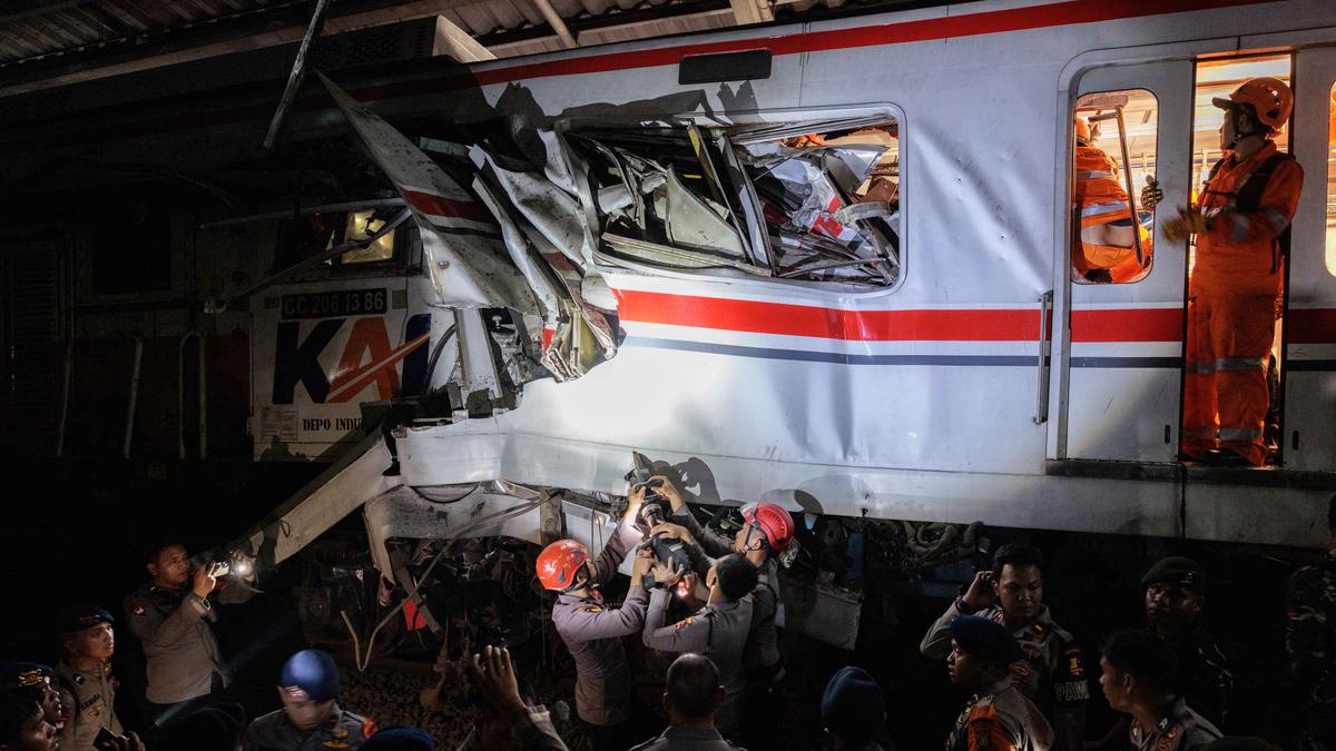 Polisi Periksa 31 Saksi untuk Menyelidiki Kecelakaan KRL di Bekasi