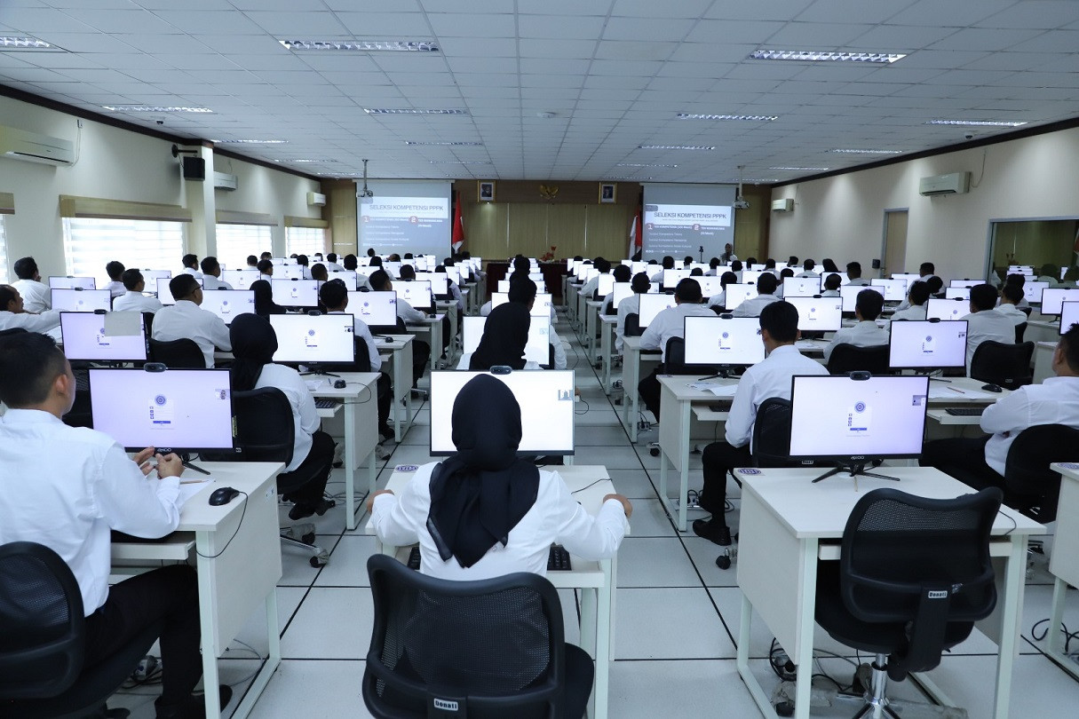 Berita Populer Hari Ini: APBN 2027 Siap Anggaran untuk Guru, Seleksi CPNS untuk Honorer dan Fresh Graduate