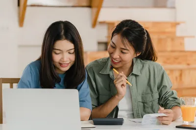 5 Tips Sukses Kuliah Sambil Bekerja Shift Tanpa Terpuruk