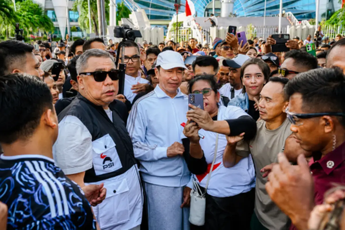 Safari Politik Jokowi di NTT bersama PSI