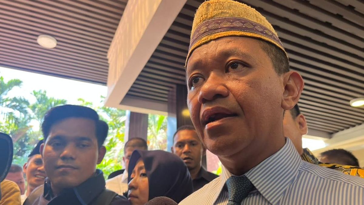 Bahlil Rencanakan Penyederhanaan Proses Tender untuk Proyek PLTS 100 GW