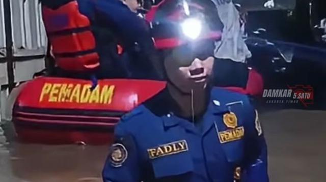 Banjir Melanda Sembilan RW di Ciracas Akibat Luapan Kali Cipinang