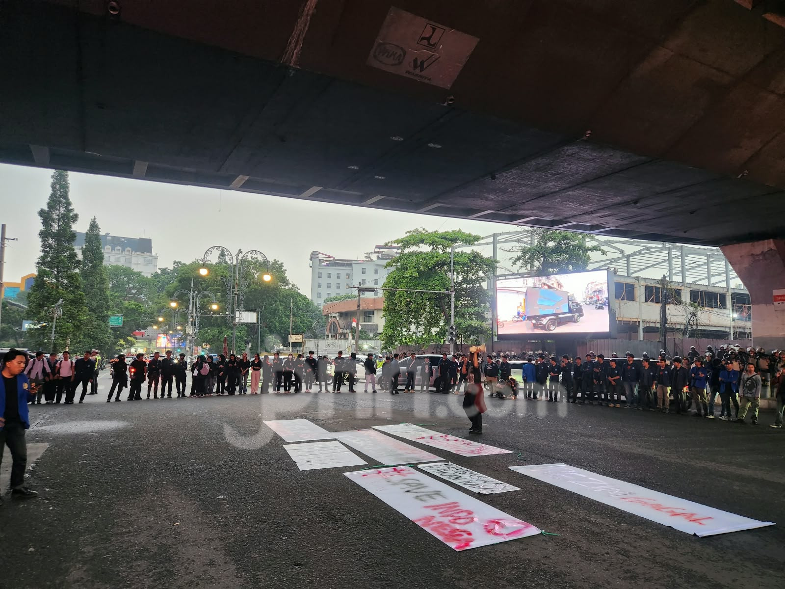 Aksi Mahasiswa BEM SI Jabar Mengkritik Pemerintahan Prabowo-Gibran