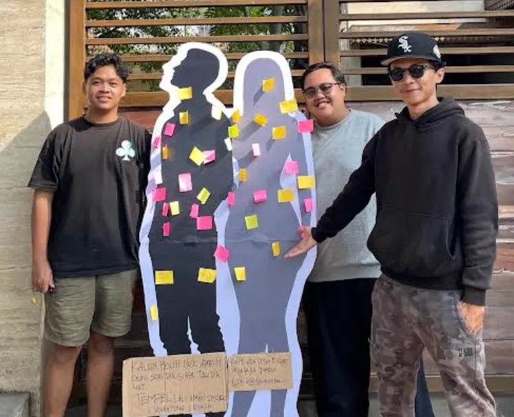 Mahasiswa UMM Perkenalkan Standee Curhat di CFD Malang, Ungkap Konsep "Blink Box Dating"