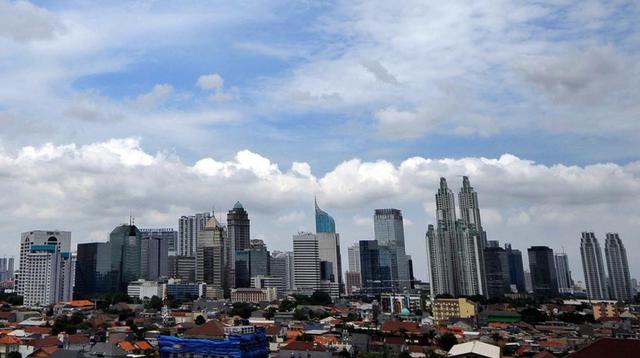 Prakiraan Cuaca BMKG: Kota-Kota Besar Diprediksi Berawan dengan Hujan Ringan