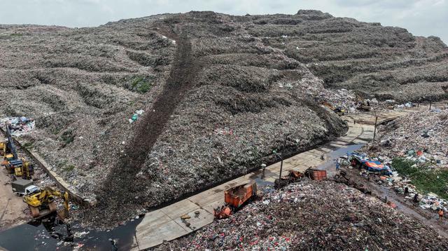 Mantan Kadis LH DKI Jakarta Ditetapkan Tersangka Kasus Longsor Sampah di TPST Bantargebang