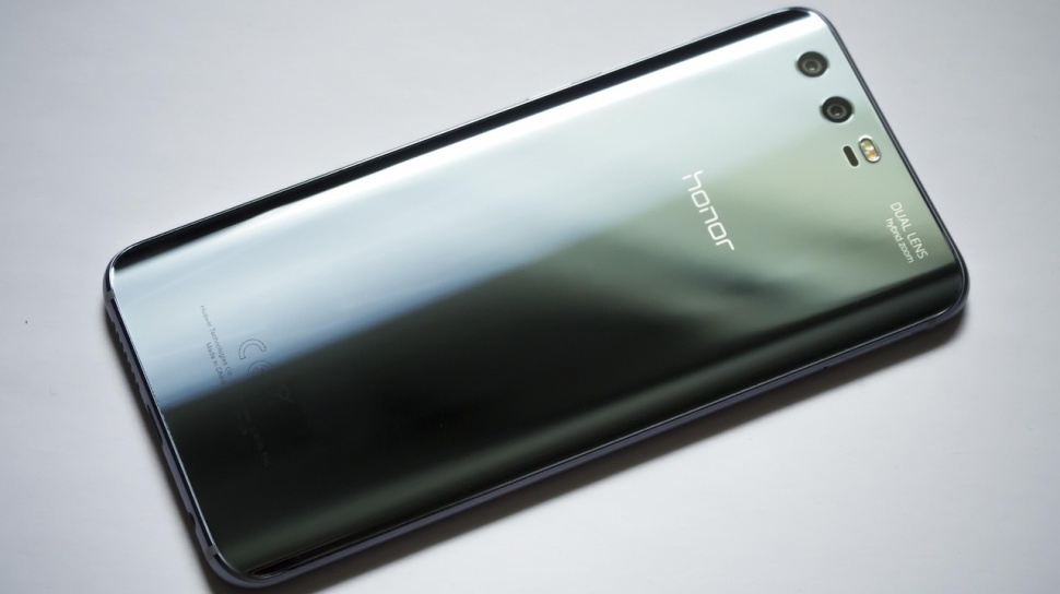 Honor Siapkan Smartphone dengan Baterai 12.000mAh dan Pengisian Cepat 120W