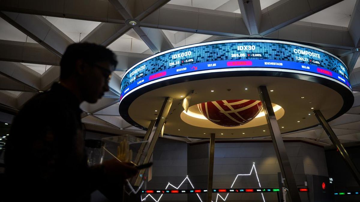 IHSG dibuka melemah pada perdagangan Selasa (15/9). Indeks saham turun 48,95 poin atau minus 0,75 persen ke level 6.485. (Foto: ANTARA FOTO/Putra M. Akbar)
