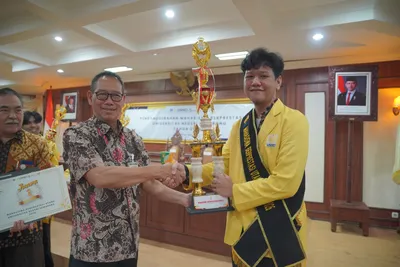 Ari Praneza Ahmad Raih Gelar Juara 1 Mahasiswa Berprestasi 2026 Universitas Negeri Semarang