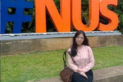 Inspiratif! Mahasiswi UNAIR Berhasil Melanjutkan Studi ke National University of Singapore