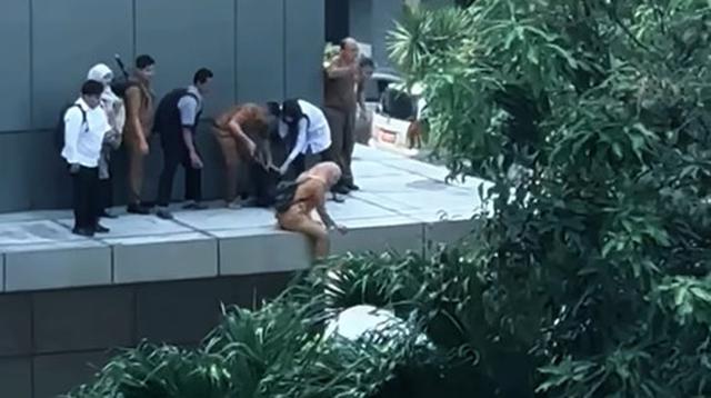 Kebakaran Melanda Gedung Ditjen Bina Pemerintahan Desa Kemendagri, PNS Evakuasi Diri dengan Tali