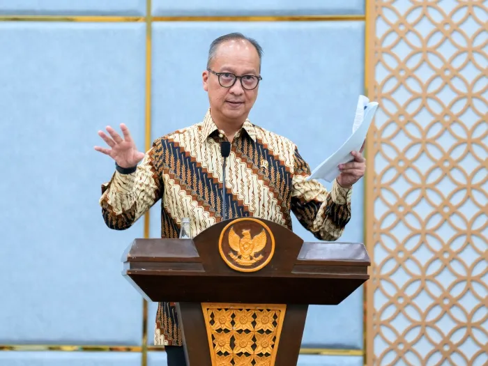 ---
Kementerian Perindustrian Dorong IKM Kerajinan untuk Diversifikasi Produk

---