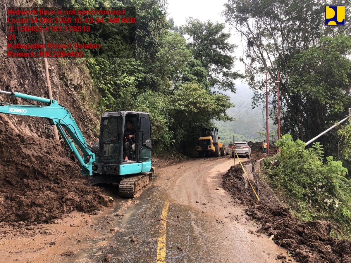 Kementerian Pekerjaan Umum Percepat Pembersihan Longsor di Tapan–Batas Jambi