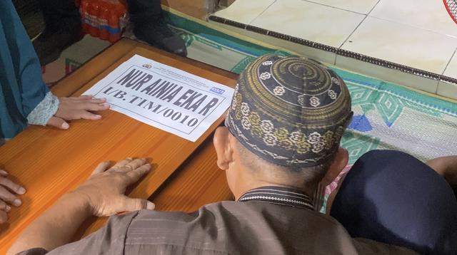 ---
Kenangan Terakhir Ayah kepada Ain, Korban Kecelakaan KRL: Permintaan untuk Dijemput

---