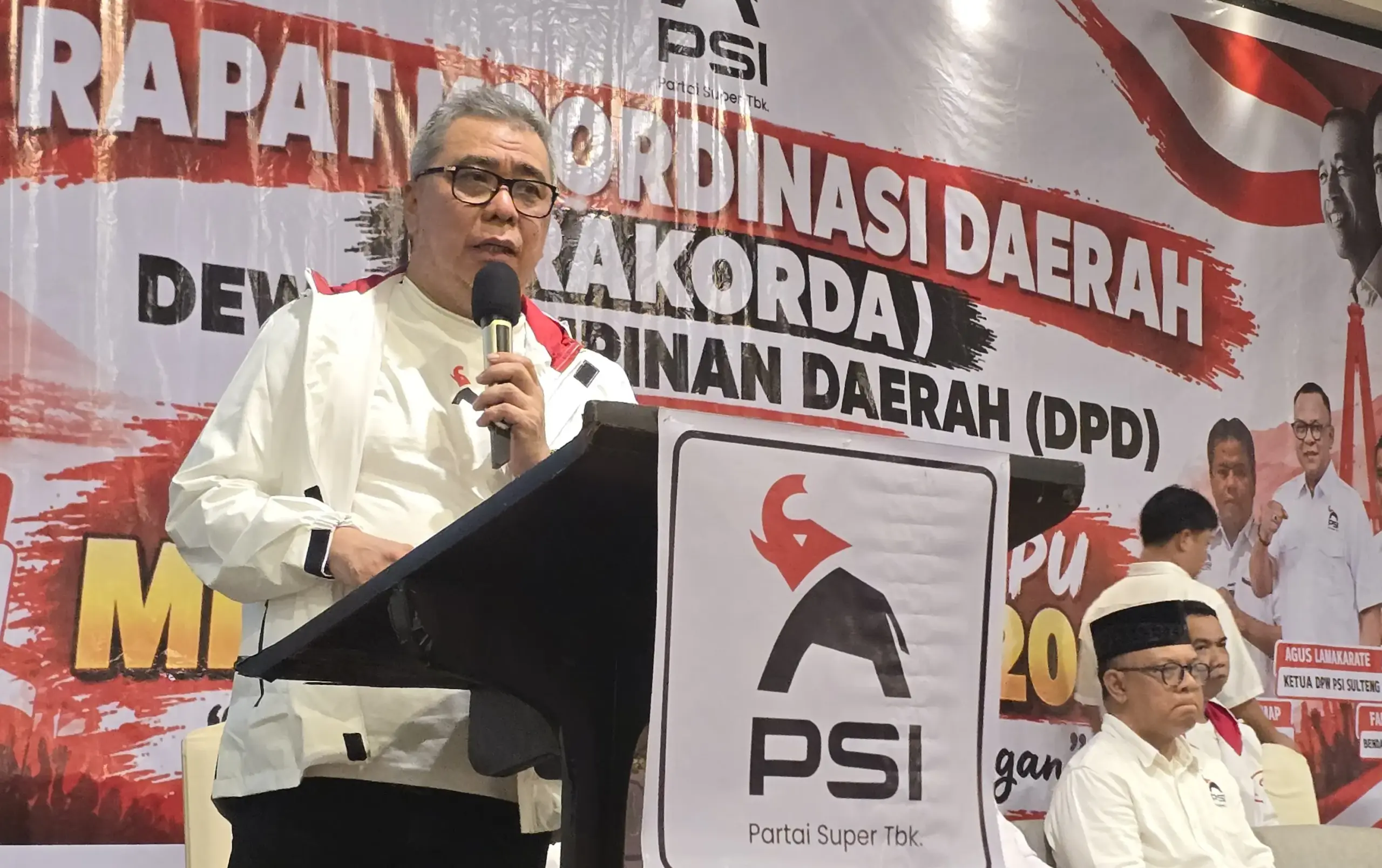 Ahmad Ali Tegaskan Gibran Memiliki Pendidikan yang Layak