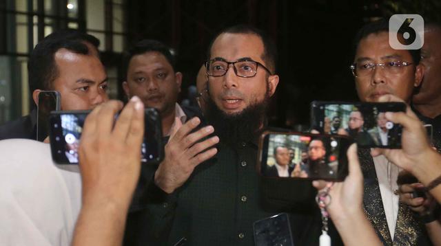 ---
Khalid Basalamah Ungkap Asal Uang Rp 8,4 Miliar yang Diserahkan ke KPK

---