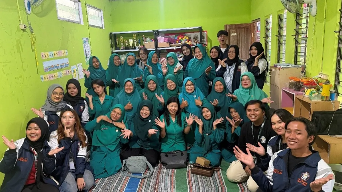 Transformasi Lahan Kosong oleh Mahasiswa KKN-T 85 Undip dan Ibu-Ibu PKK Pudakpayung Melalui Urban Farming