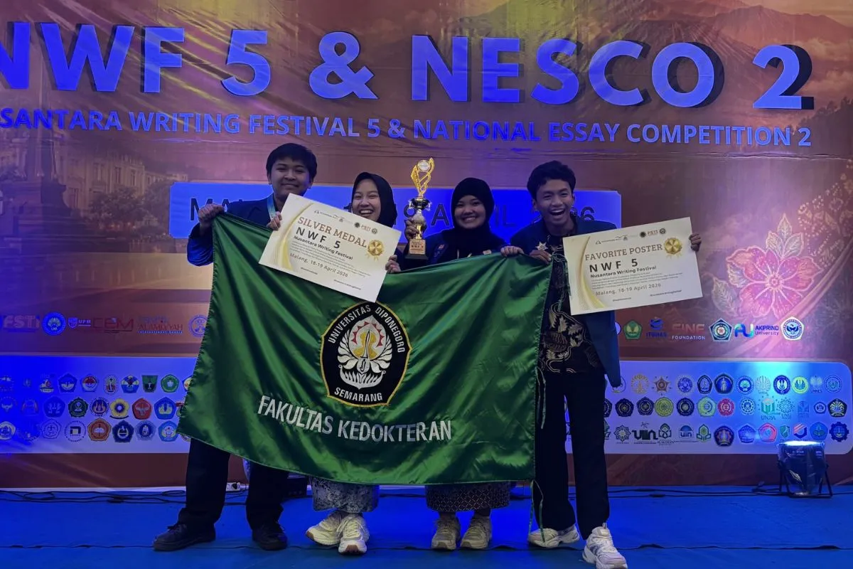 ---
Mahasiswa Undip Raih Penghargaan Berkat Inovasi Limbah MBG Menjadi Produk Pembersih Helm

---