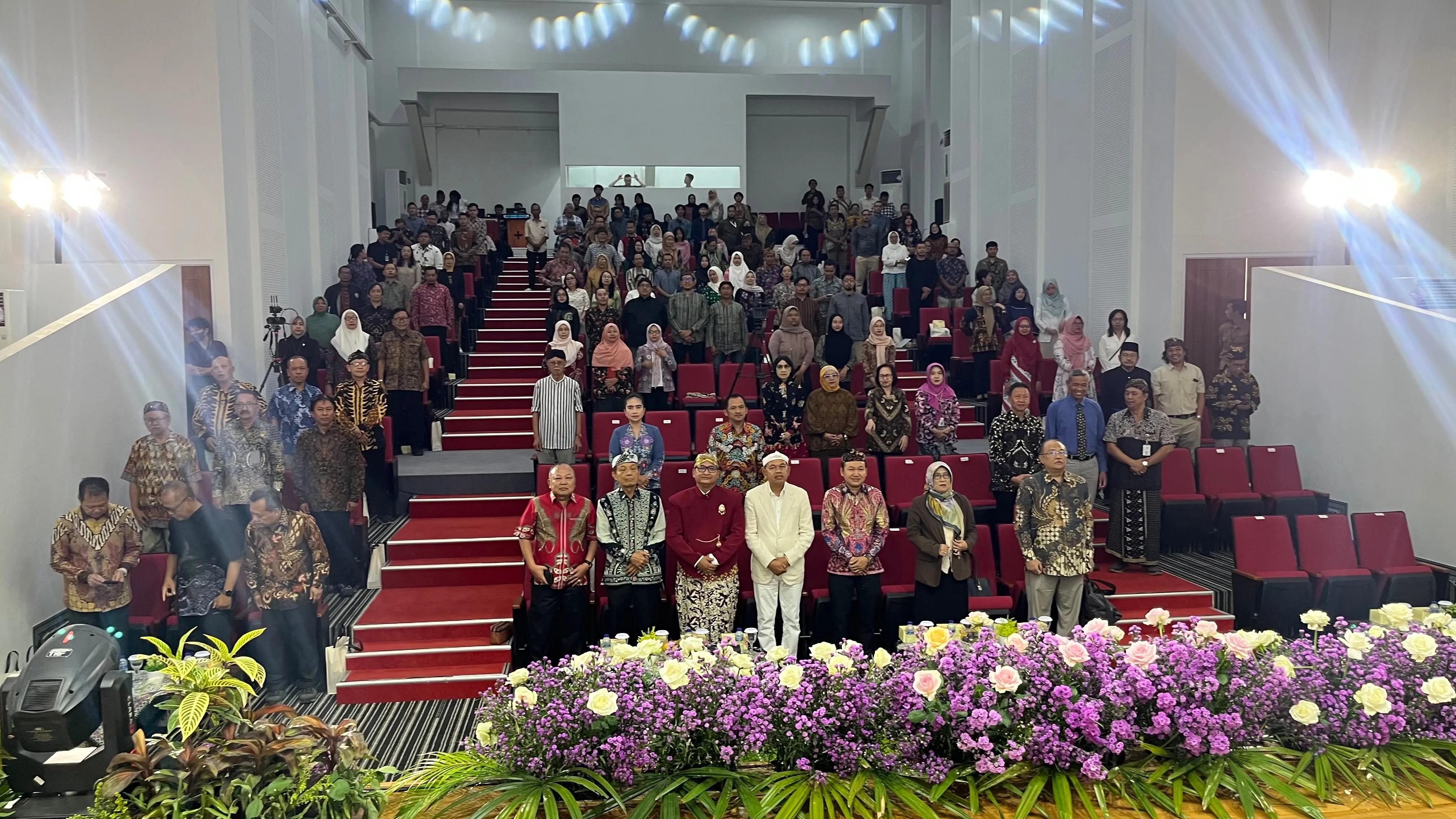 Kemeriahan Perayaan Dies Natalis ke-61 FIB Undip: Orasi Budaya dan Pameran Keris Tosan Aji