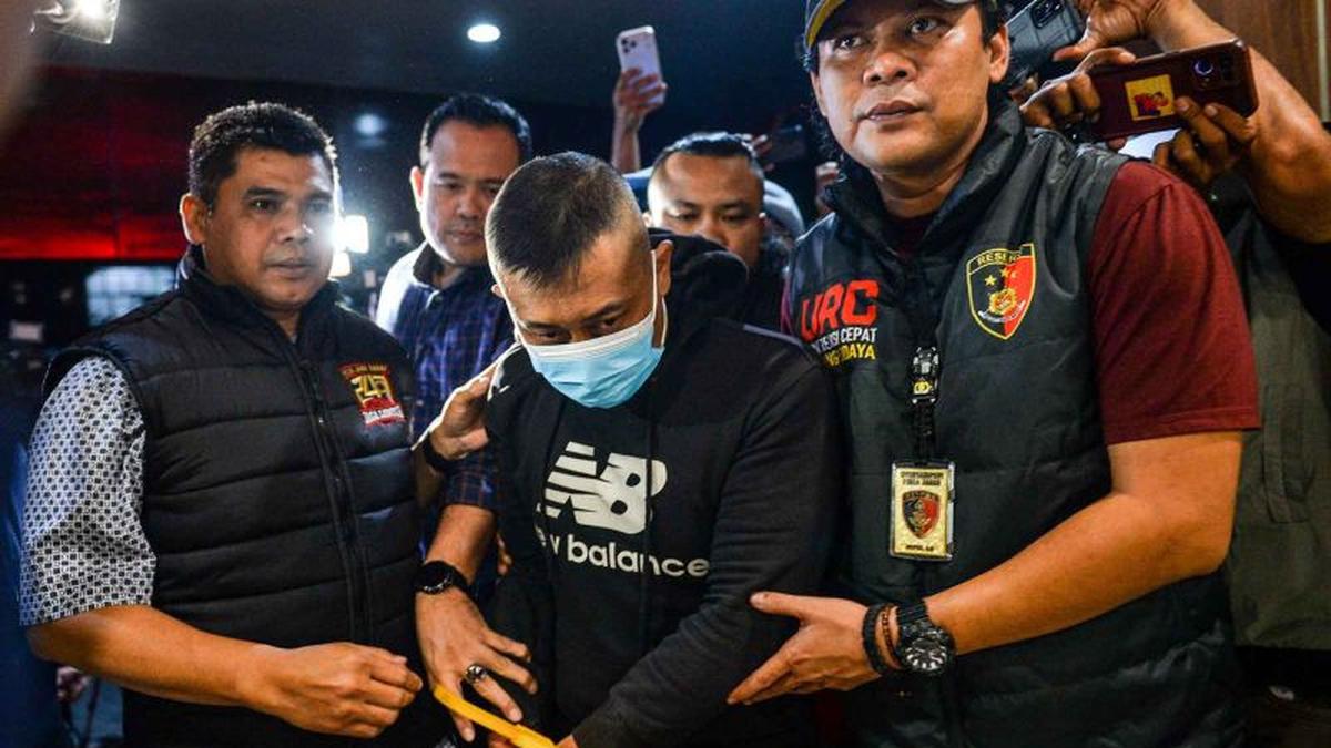 Penangkapan Taufik Hidayat: Dari Pelarian hingga Penyerahan Diri