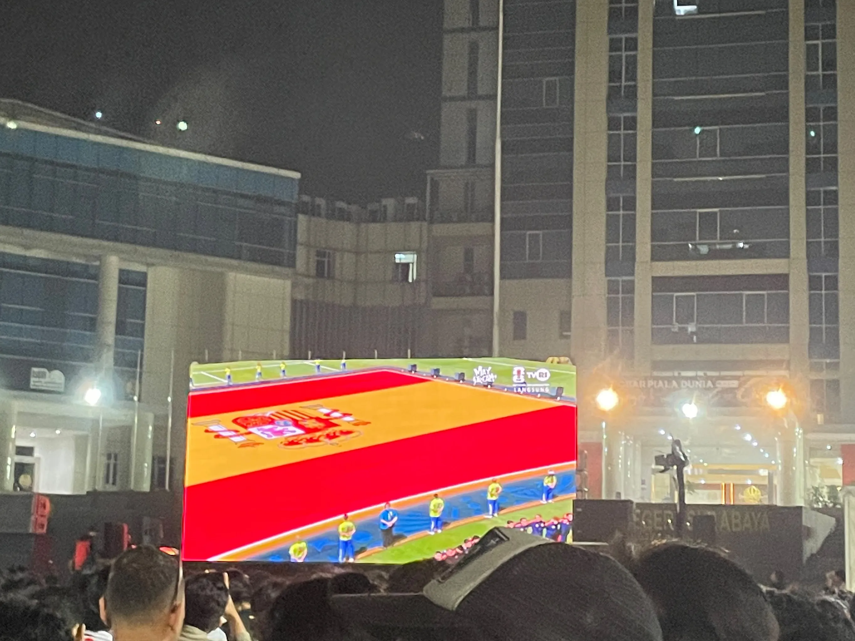 Antusiasme Warga Unesa dalam Nobar Piala Dunia 2026, Warek Ingatkan Pentingnya Makna di Balik Pertandingan