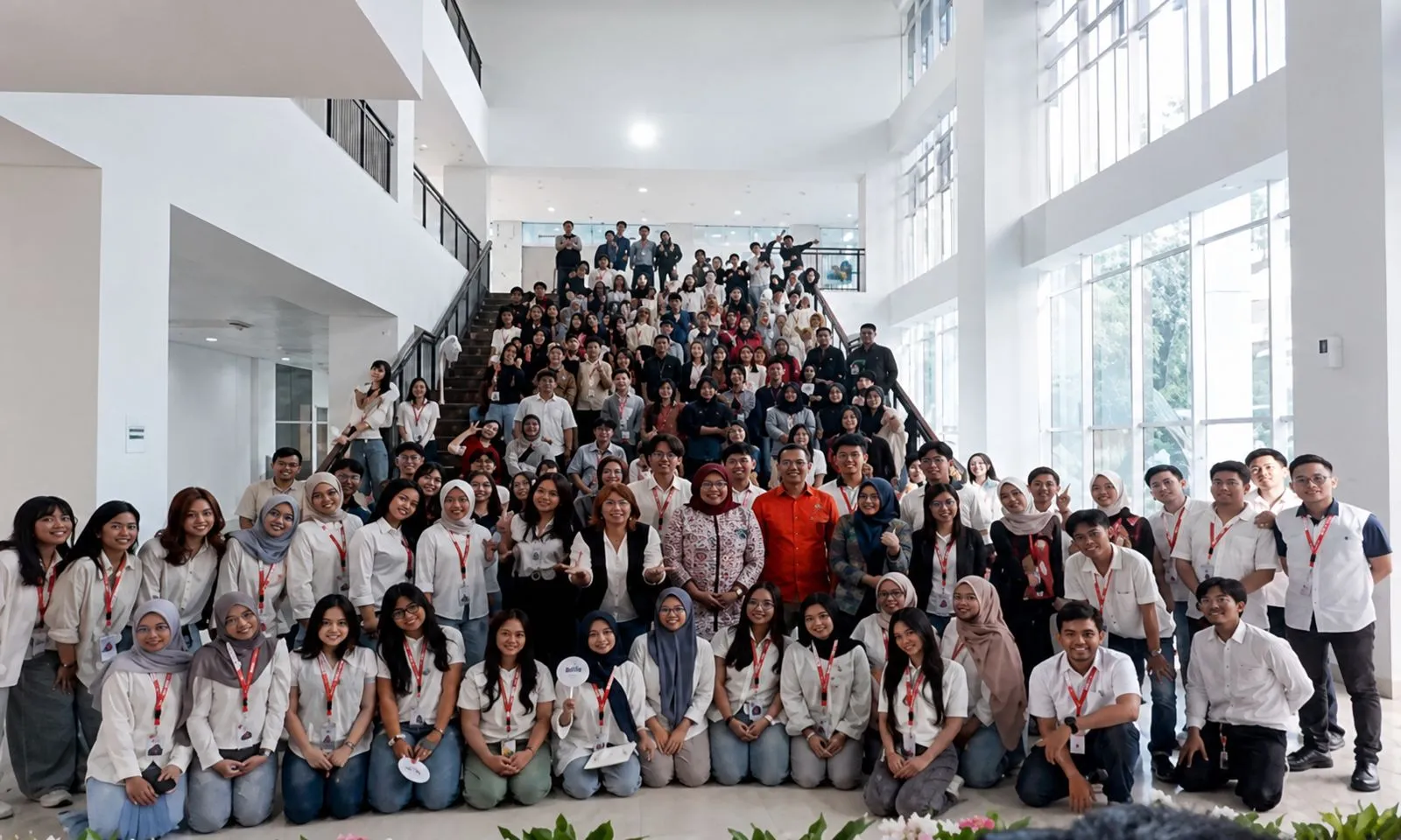 Diskusi Kompetensi Komunikasi Mahasiswa Esa Unggul dalam Era Digital Melalui Orange Talk 2026