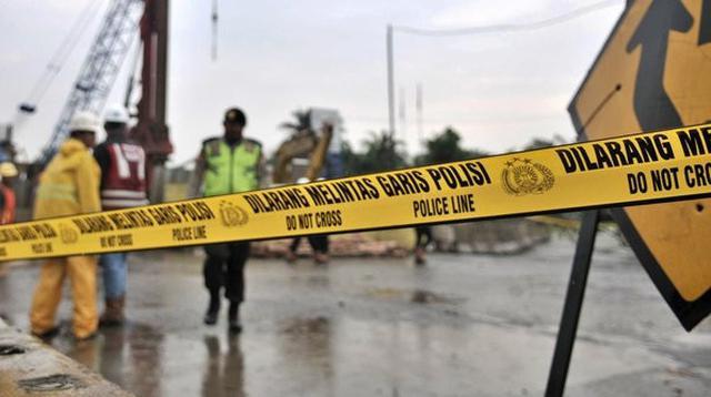 Kecelakaan Tragis: Pemotor Tewas setelah Tabrakan dengan Truk Diduga Milik TNI di Kalideres