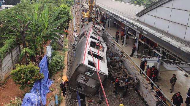 ---
Pemulihan Jalur KRL Bekasi Dipercepat, AHY Perkirakan Normal Kembali Malam Ini

---