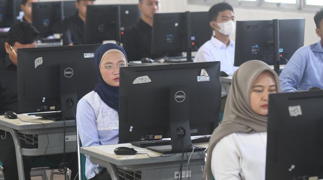 ---
Pemerintah Evaluasi Program Studi Perguruan Tinggi untuk Sesuaikan dengan Kebutuhan Industri

---