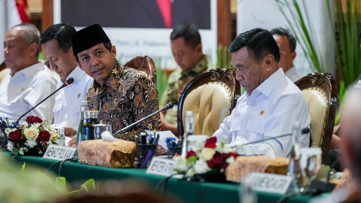 ---
Taruh Jabatan Kapolda dan Pangdam untuk Mengantisipasi Karhutla

---