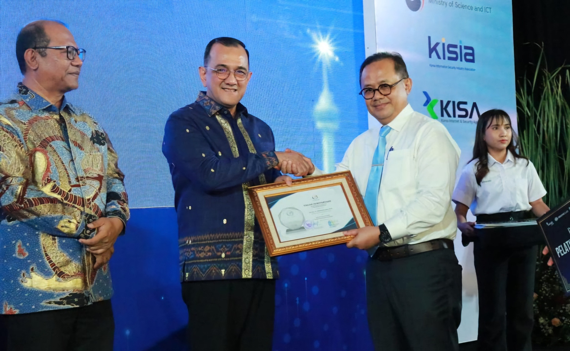 ---
Edward Candra Terima Penghargaan Sebagai Sekda Terbaik dalam Orchestration Leadership di ADLG Awards 2026

---
