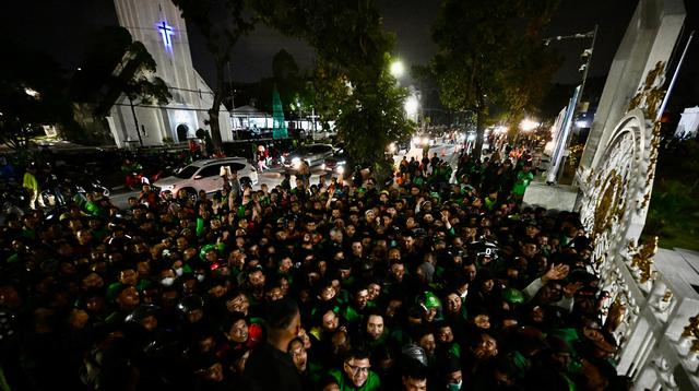 Prabowo Salurkan Bantuan Sembako di Malam Takbiran Idul Fitri di Medan
