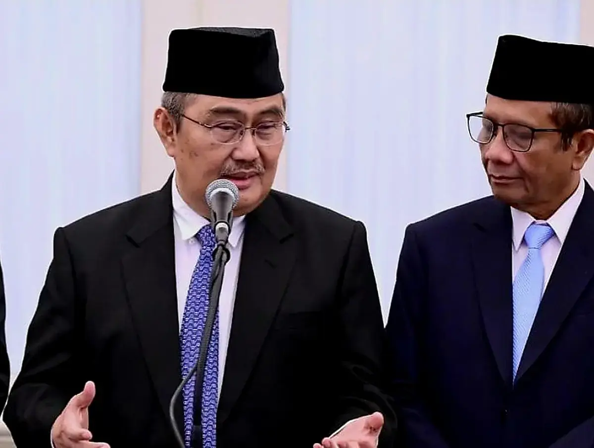 Jimly Asshiddiqie Menanggapi Isu Keretakan Hubungan Prabowo dan Jokowi