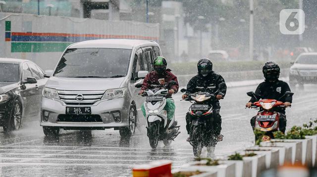Prakiraan Cuaca Hari Ini: Hujan Mengguyur Banyak Kota Besar di Indonesia Pascahari Raya