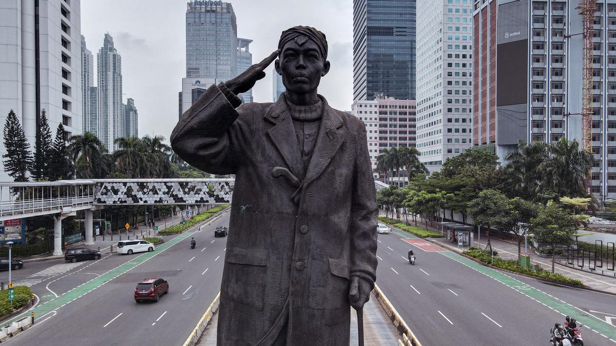 Pramono Anung Memutuskan untuk Tetap Menempatkan Patung Jenderal Sudirman