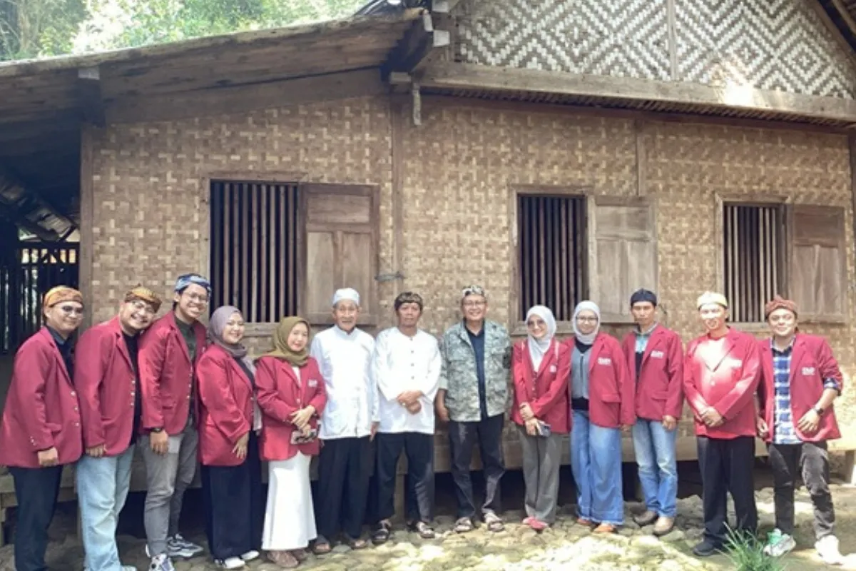 Mahasiswa UPI Lakukan Penelitian Budaya untuk Melestarikan Kearifan Lokal di Kampung Adat Cikondang