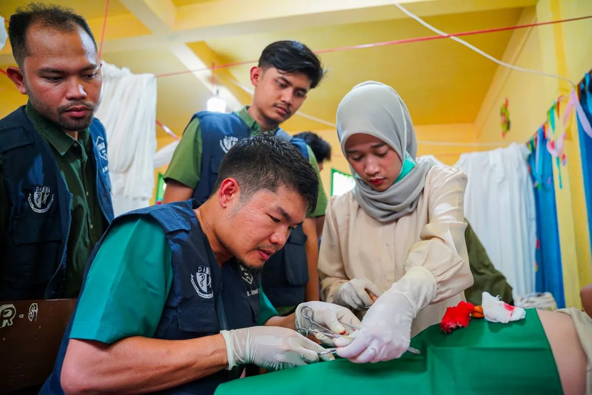 UNAND Gelar Sunatan Massal Gratis untuk 70 Anak dalam Rangka Dies Natalis ke-70
