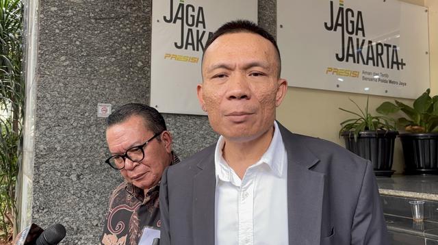 ---
Rismon Sianipar Kembali Dihadapkan pada Masalah Hukum, Kali Ini Terkait Dugaan Penipuan

---
