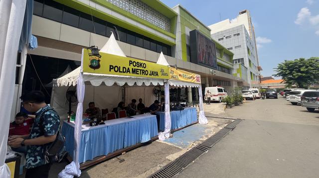 ---
RSUD Bekasi Belum Beri Keterangan Mengenai 23 Pasien Kecelakaan KRL

---