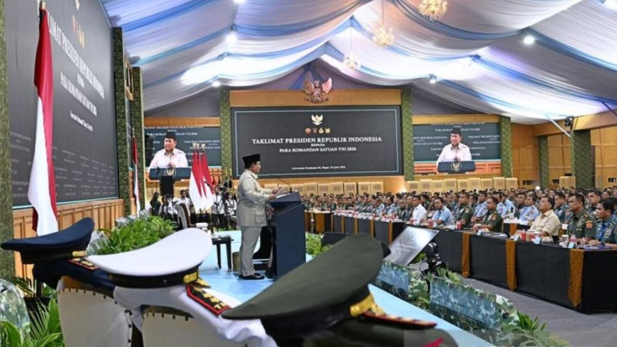Seskab Teddy Mengungkap Isi Taklimat Prabowo di Apel Dansat TNI di Unhan Bogor