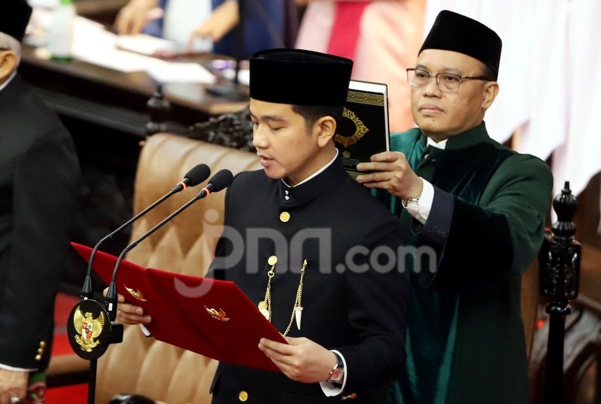 Perbedaan Dokumen Penyetaraan Pendidikan Gibran Menjadi Sorotan Arsul Sani