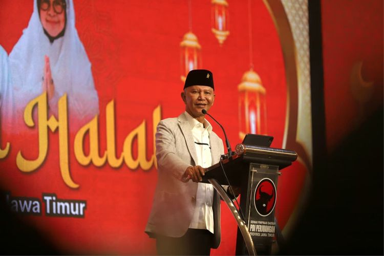 ---
Syaifudin Zuhri Dilantik Sebagai Ketua DPRD Surabaya, Said Abdullah Serukan Sinergi Antara Eksekutif dan Legislatif

---