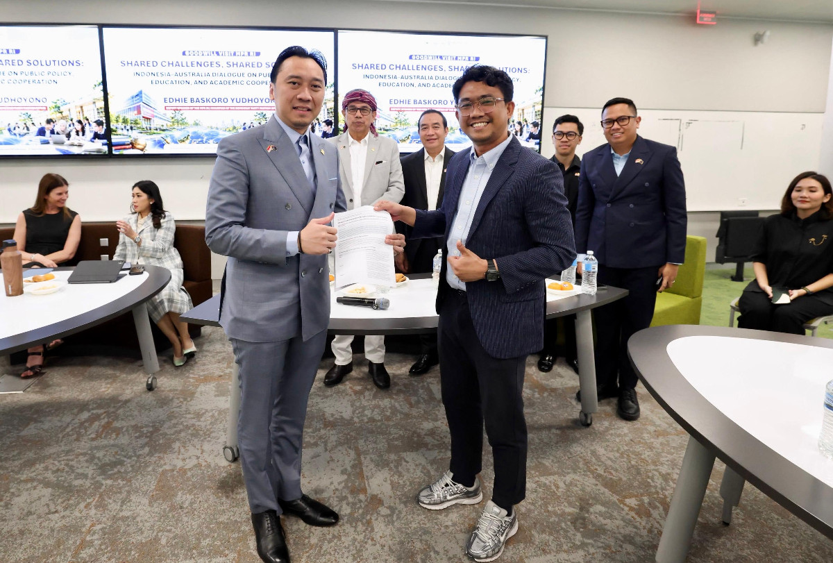 Ibas Dorong Kebijakan Publik Berbasis Riset dalam Pertemuan dengan Mahasiswa Monash