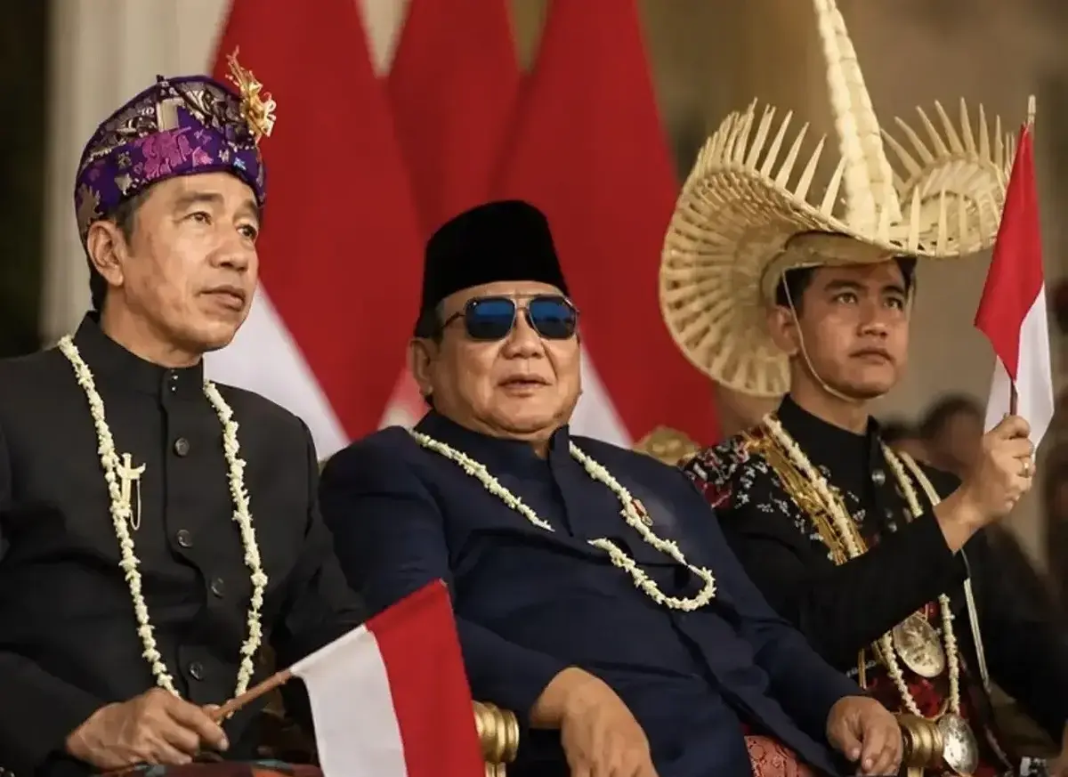 Analisis Kontroversi Ijazah Gibran: Jokowi Terpuruk, Prabowo Diuntungkan