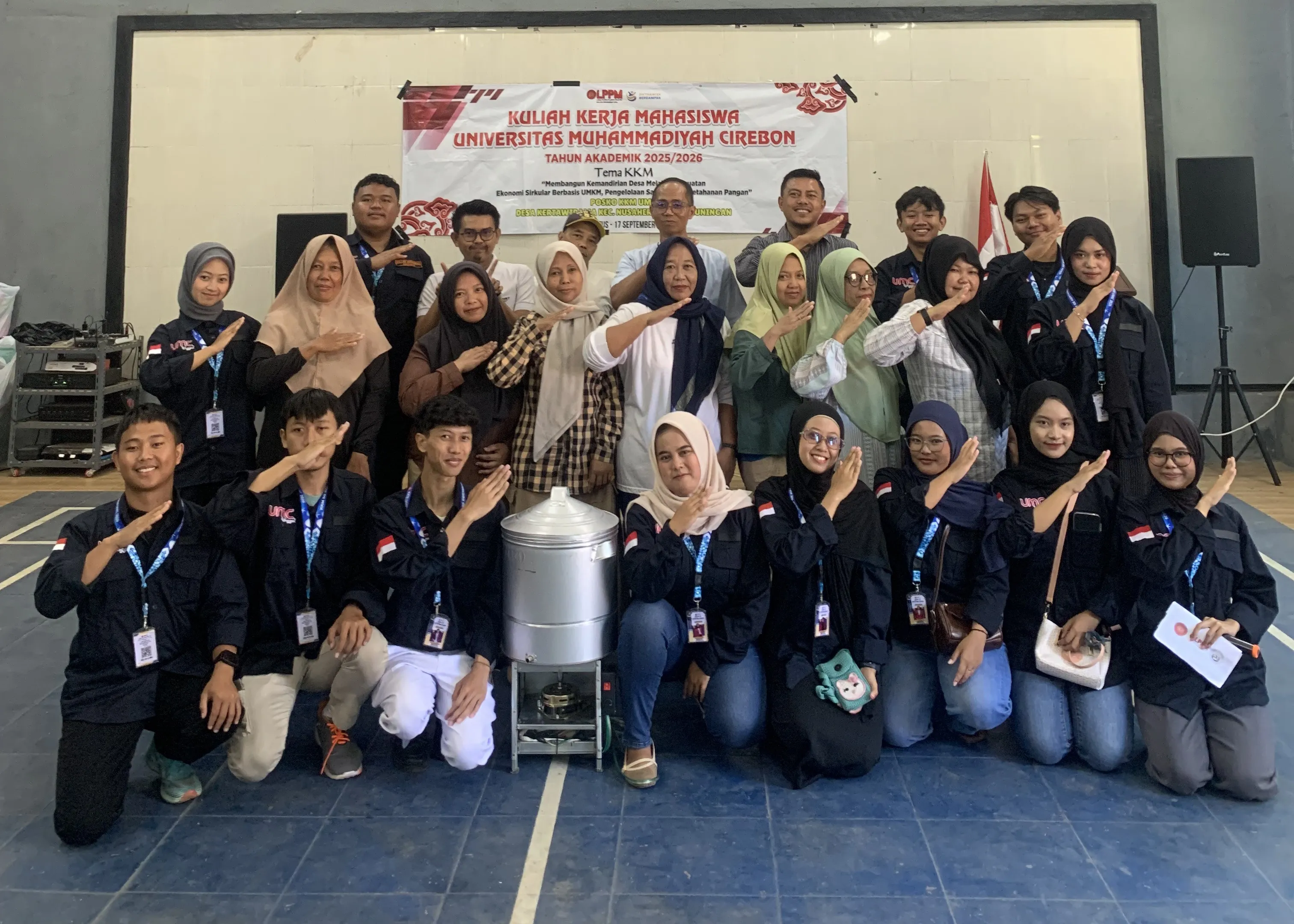 Inovasi Alat Peniris Minyak untuk Tingkatkan Kualitas Pangan di Desa Kertawirama