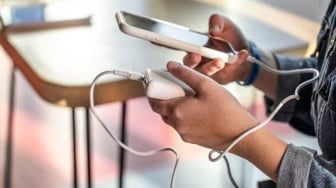 Panduan Memilih Power Bank yang Aman untuk Perjalanan Udara: 5 Rekomendasi Terbaik