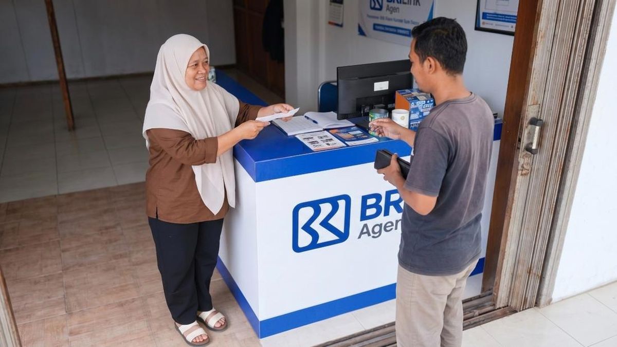 Inovasi BRILink Agen Erni Mempermudah Akses Perbankan di Lareh Sago Halaban