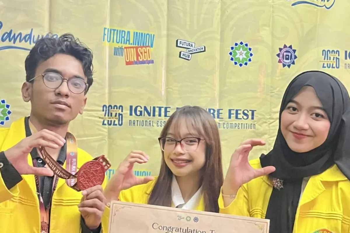 ---
UMKM-GO, Inovasi Mahasiswa UI untuk Analisis Bisnis UMKM Berbasis AI

---