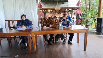---
UMS Resmi Kukuhkan Dua Guru Besar, Bahas Isu UMKM dan Kesehatan Mental

---